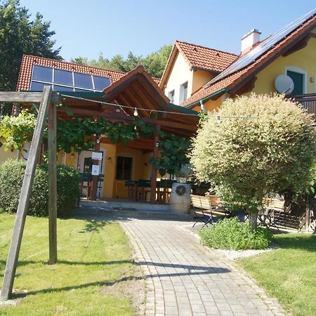 Riegler'S Buschenschank Fürstenfeld エクステリア 写真