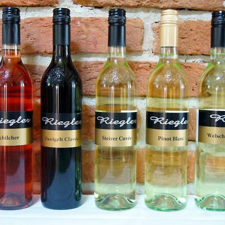 Riegler'S Buschenschank Fürstenfeld エクステリア 写真