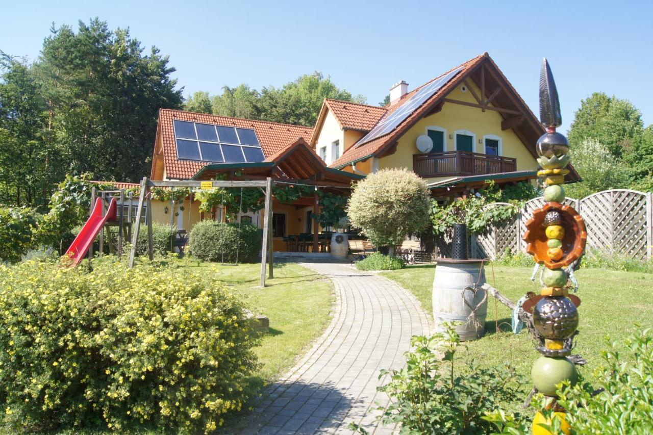 Riegler'S Buschenschank Fürstenfeld エクステリア 写真