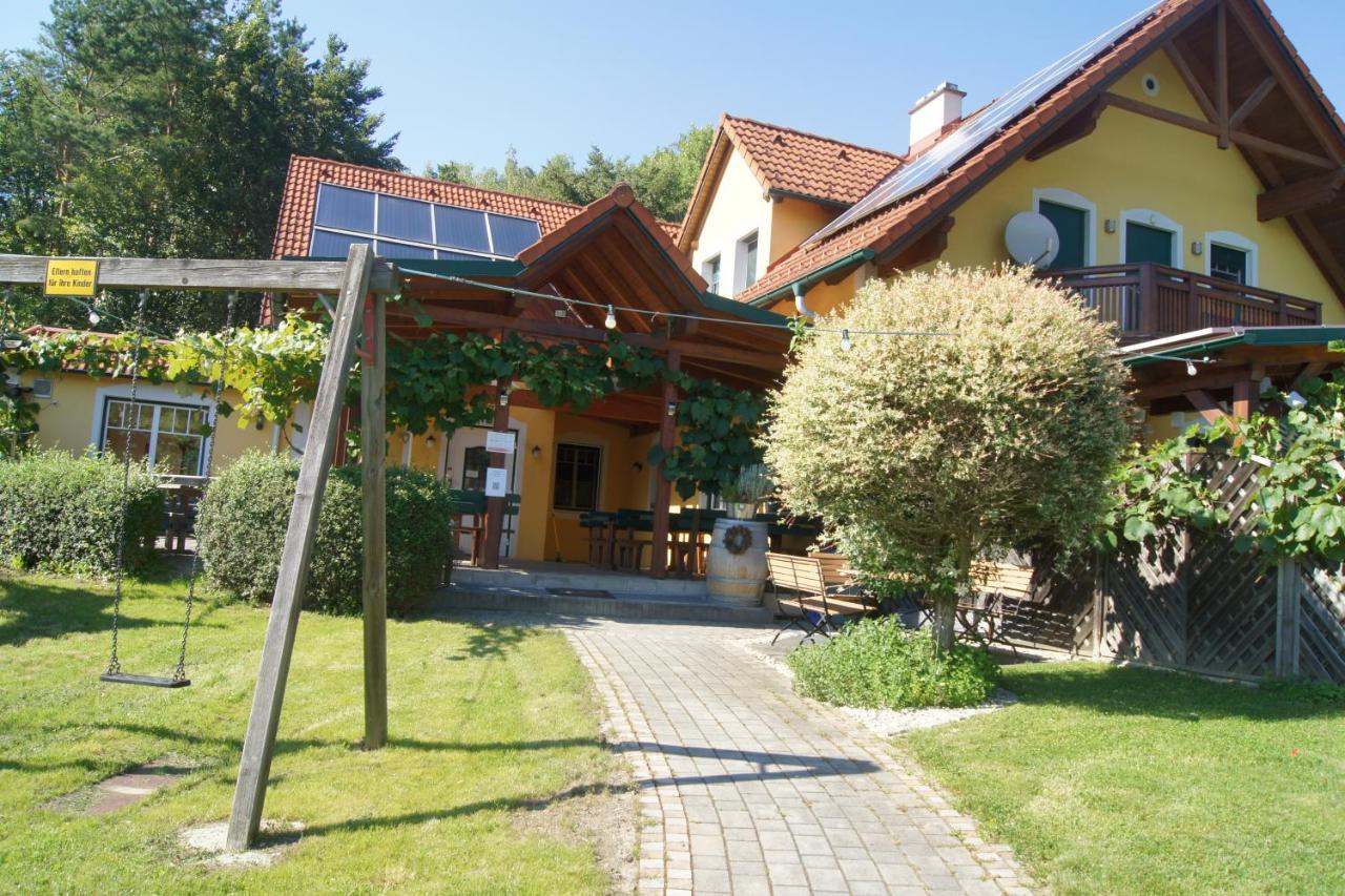 Riegler'S Buschenschank Fürstenfeld エクステリア 写真